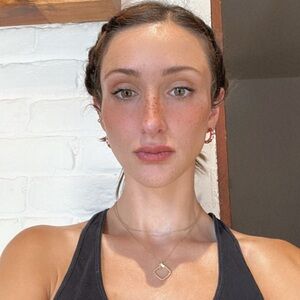 Meet your Posher, Alexia victoria